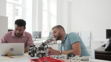 Kendini tartışılması erkek profesyonel makine otomatik