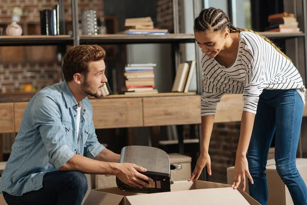 Birbirinizle konuşmak pozitif çok mutlu çift