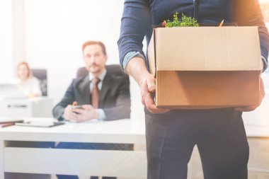 Şirket bırakarak hayal kırıklığına anlayışlı işçi