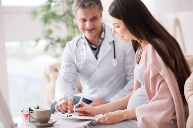 Bu okuma bilgileri özenli esmer fotoğraf profil