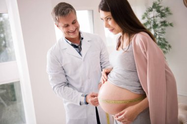 Bazı düşünceler esmer konsantre