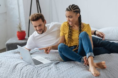 Şok kadın ağzını açma