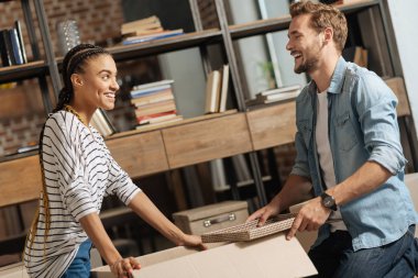 Çekici erkek onun ortağı arıyorum