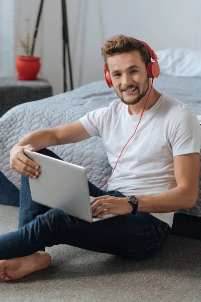 Handsome male person expressing positivity — Stock Photo, Image