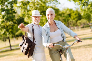 Özenli sarışın kocası takip