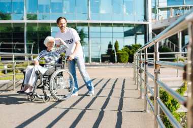 İlham zarif Bayan city adlı arıyorum