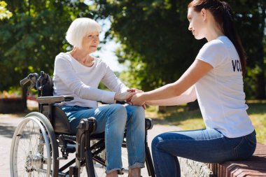 Takdire şayan kadın yaşlı bayan için bir psikoterapist olmak