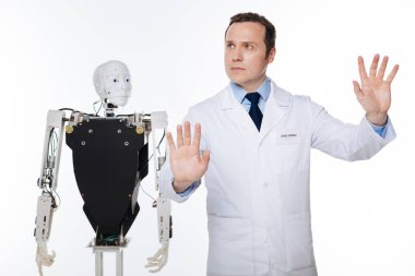 Etkileşimli bilgisayardaki verileri analiz nitelikli ciddi bilim adamı