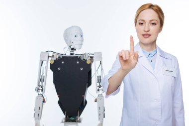 Yaratıcı olağanüstü bilim adamları deneme ekran üzerinden yönetme