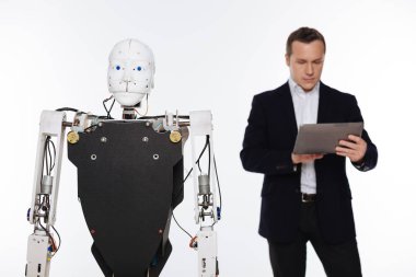 Dikkatli nitelikli bilim adamı deney veriyi denetleme