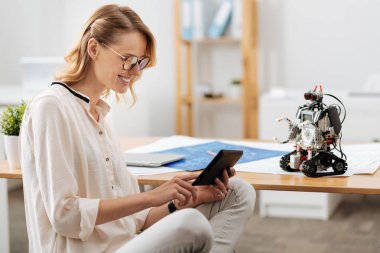 Otomatik robot kapalı test yaratıcı teknoloji uzmanı