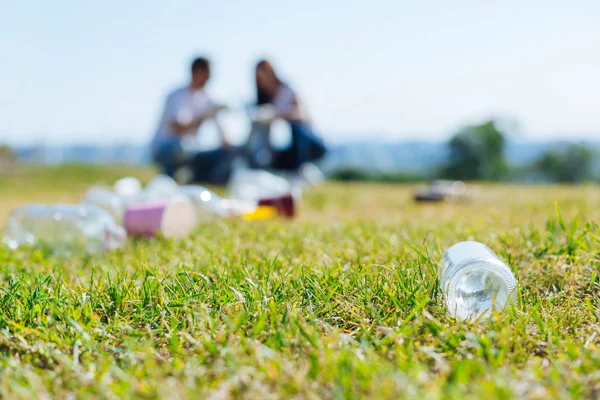 Personas progresistas motivadas preocupadas por la ecología —  Fotos de Stock