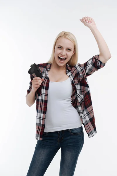 Persona femenina positiva mirando directamente a la cámara —  Fotos de Stock