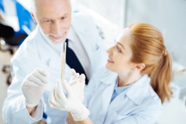 Cam tüp üzerinde duruldu fotoğraf