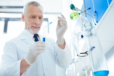 Reaktifler karıştırma olumlu memnun bilim adamı