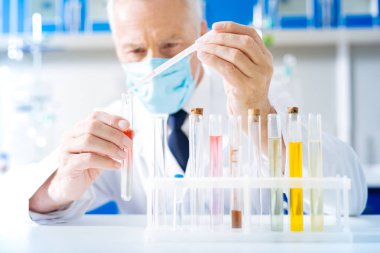 Onun Projesi'nde çalışan yetkili bilim adamı