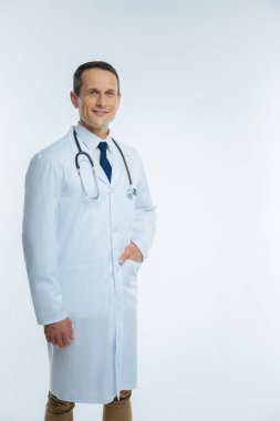 Olgun doktor cepte el ile poz fikirli pozitif