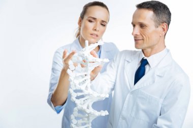 Profesyonel doktor dna modeli arıyorum