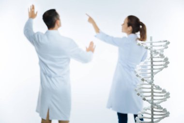 DNA'ın üç boyutlu modeli atış kadar ölçekli