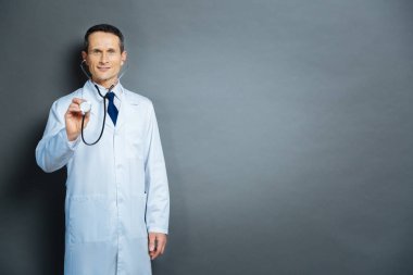 Olgun Uygulayıcı hasta kalp için dinleme