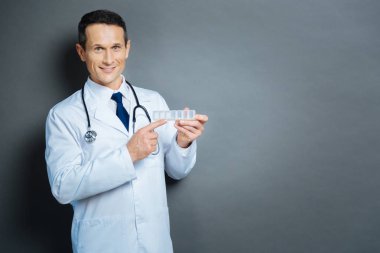 Dost doktor gösteren hap organizer