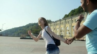 Sevgi dolu iki üniversite derslerine atlama