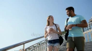 Pozitif hoş çift aşağı gidiyor