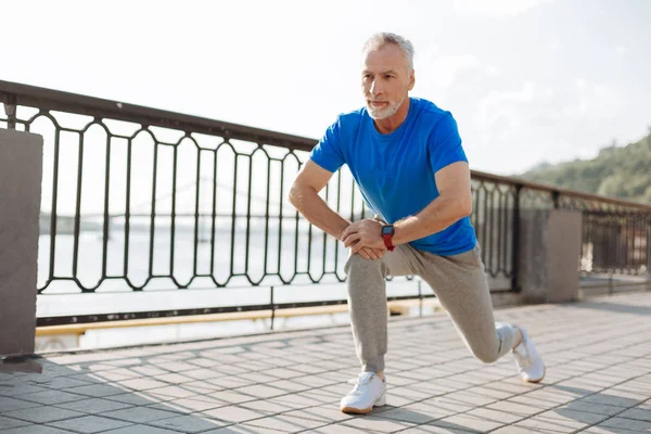 Komuta sizde lunges sabah çalıştırmak sırasında yapıyor