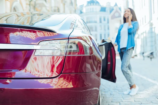 Seçici odak bir modern elektro araba