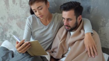 Sevgi dolu karısı hasta kocası evde destek