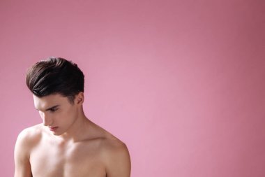 Derin düşünceler içinde olmak adam üzgün