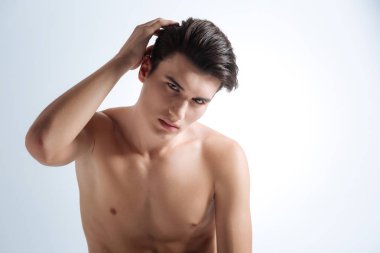 Çekici modeli saçları düzgünleştirme