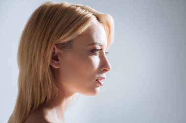 Profil fotoğrafı genç model o ciddi