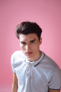 Kendine güvenen öğrenci çekim için hazır olmak