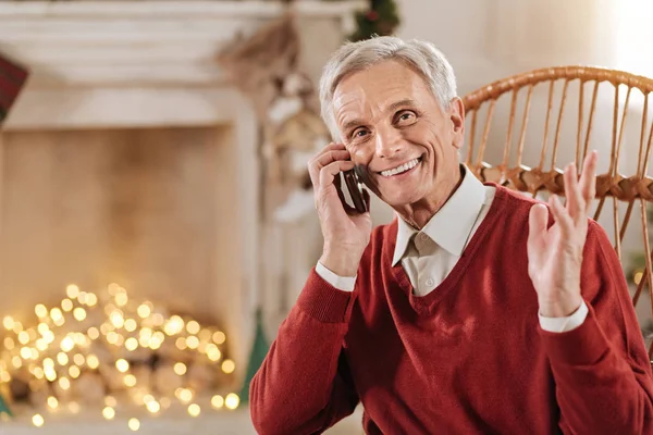 Feliz pensionista estar en casa — Foto de Stock