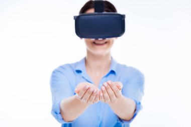 Kadın el el birlikte olma seçici odak