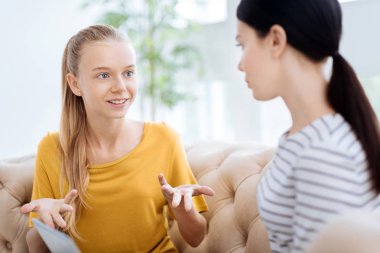 Onun duygularını ifade olumlu duygusal kız