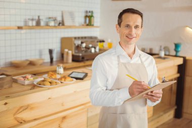 Mutlu pozitif adam yazma