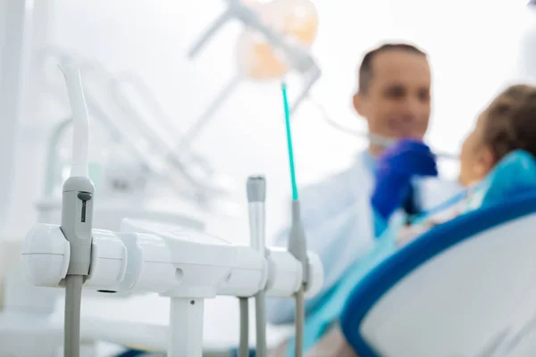 Selectieve aandacht van tandheelkundige machine — Stockfoto