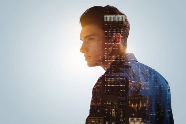 İlerici gelecek vaat eden adam rehberlik için arıyorsunuz