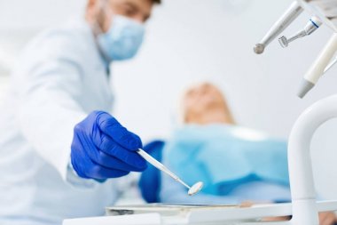 Diş Office tıbbi ayna yakın çekim