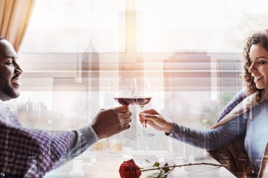 Şarap içme pozitif genç Çift