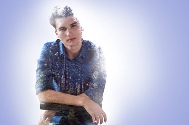 Sana bakarken yakışıklı genç