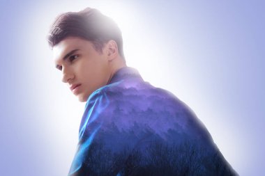 Düşüncelerinde dahil olmak ciddi genç adam