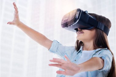 VR zevk şirin neşeli kız