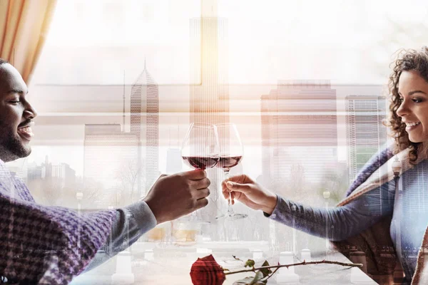 Şarap içme pozitif genç Çift