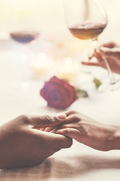 Hands of a young nice couple — Stock Photo, Image