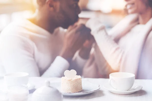 Gericht op taart foto tederheid uitdrukken — Stockfoto