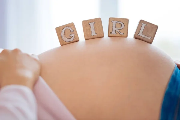 Hamile kadın göbek olur küpleri için yüzey — Stok fotoğraf