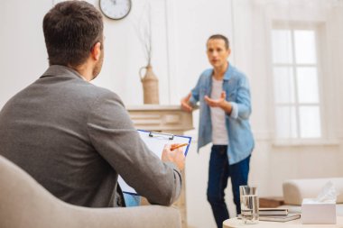 Tedavi için seyir çekici odaklı psikolog